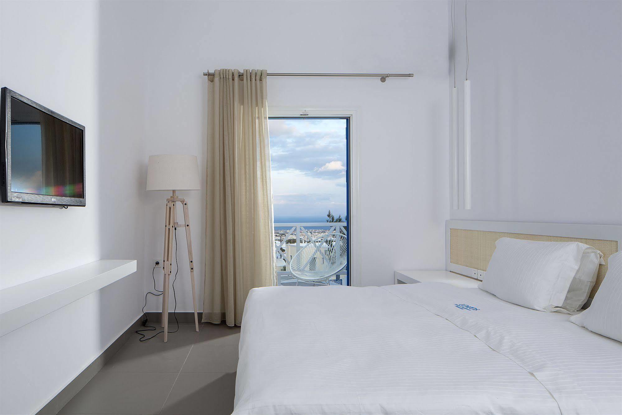 Loizos Stylish Residences Fira  Exterior photo
