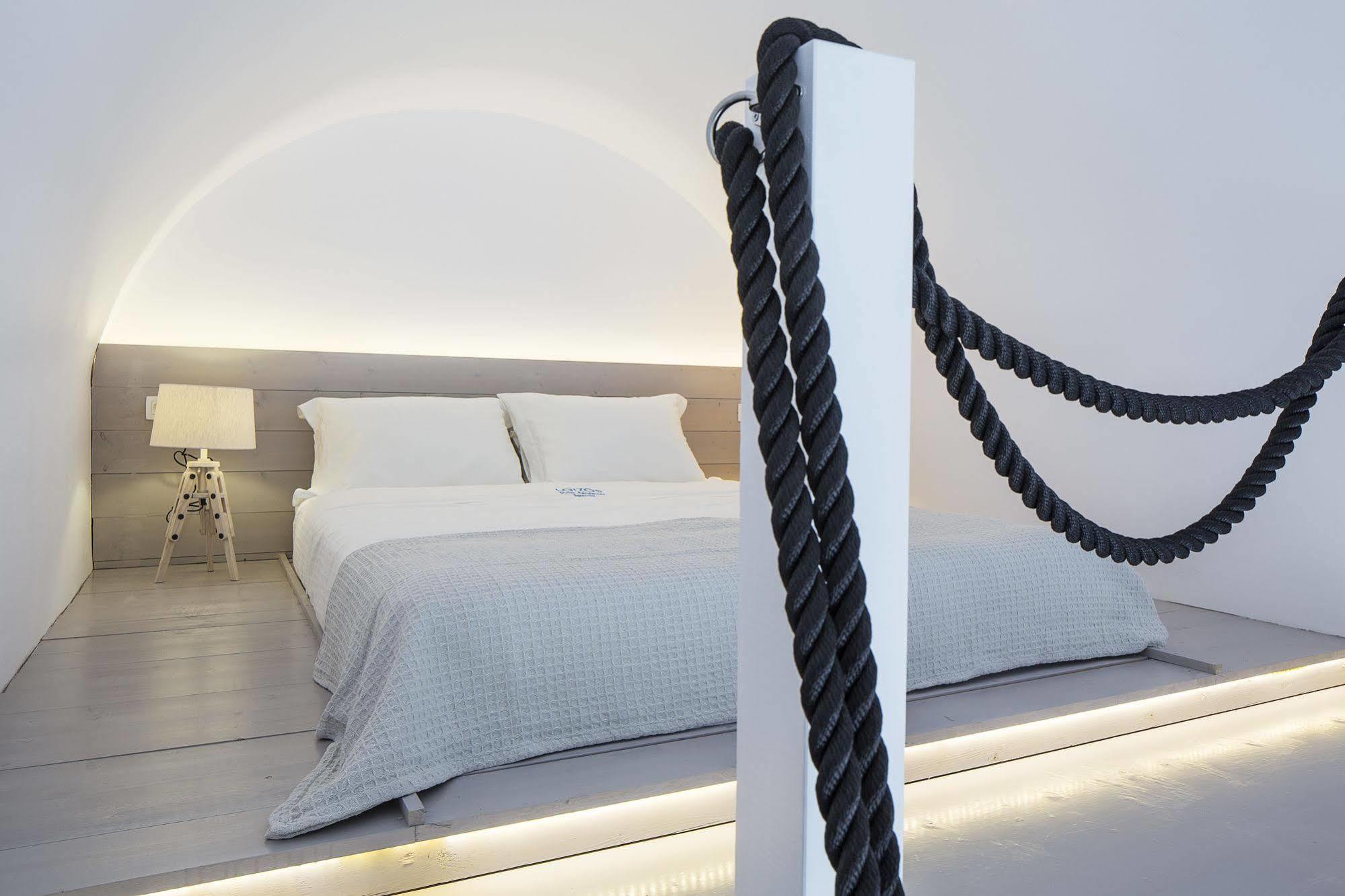 Loizos Stylish Residences Fira  Exterior photo